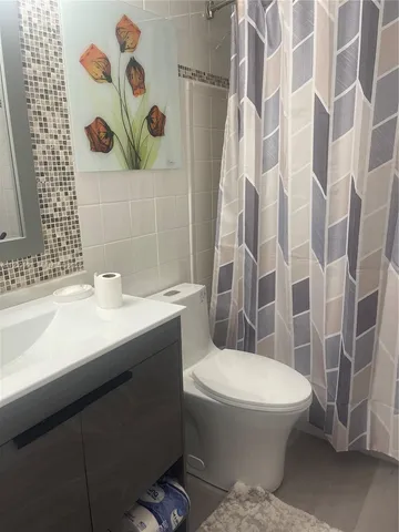 $1,950 | 581 Blue Heron Drive, Unit 318B, Hallandale Beach, FL 33009