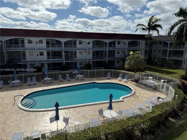 $1,950 | 581 Blue Heron Drive, Unit 318B, Hallandale Beach, FL 33009