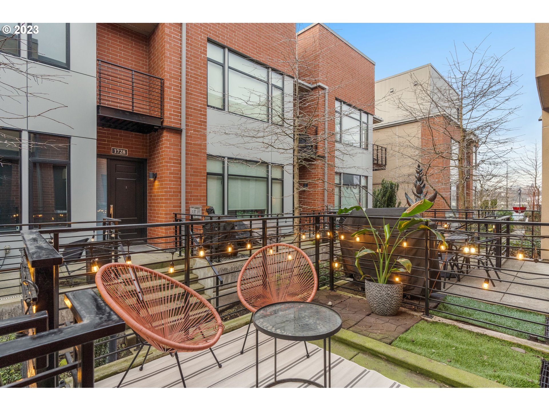 1720 Northwest Riverscape Street Portland, OR 97209 - Photo 2 of 28 Gallery Image 2