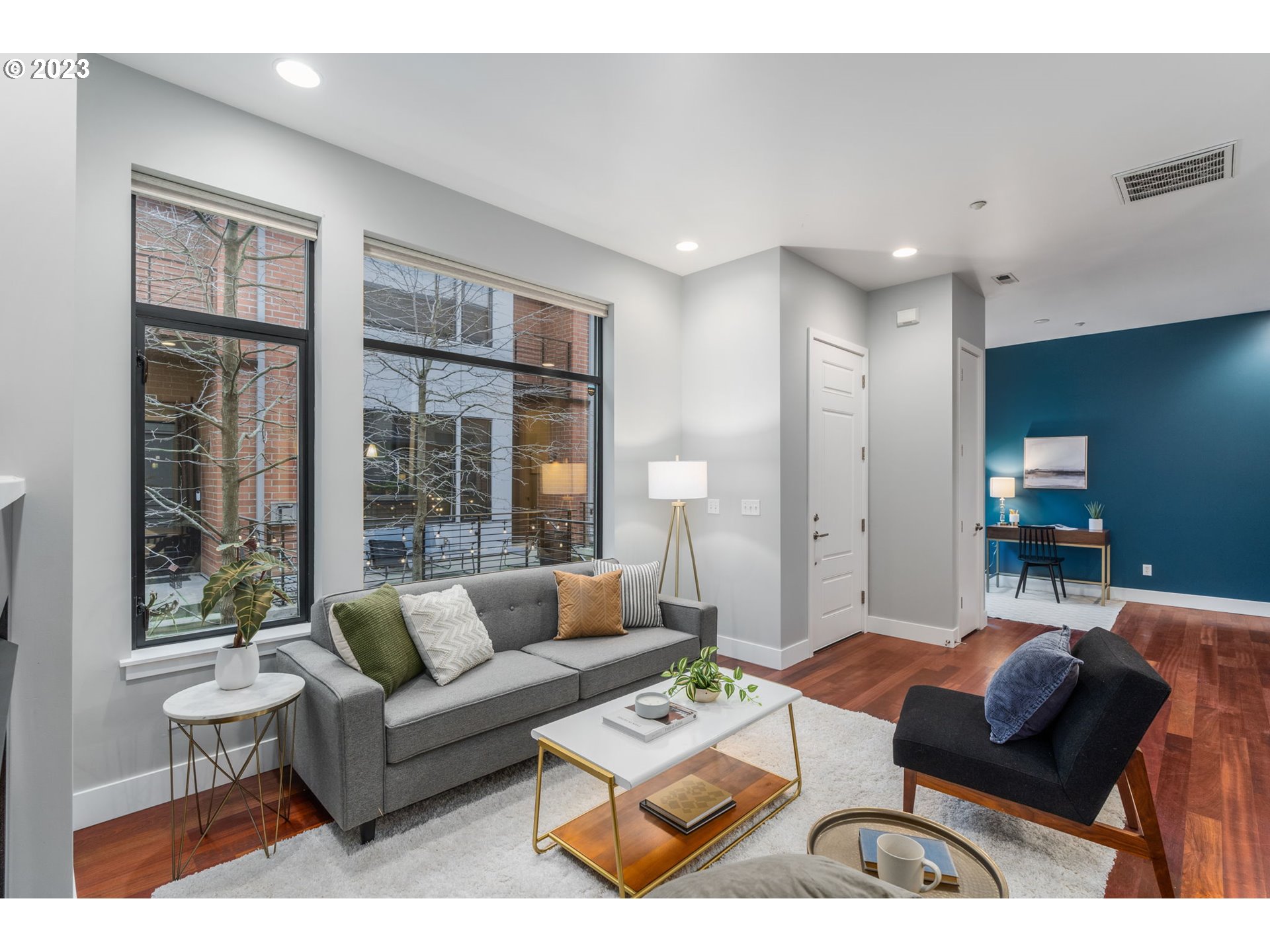 1720 Northwest Riverscape Street Portland, OR 97209 - Photo 3 of 28 Gallery Image 3