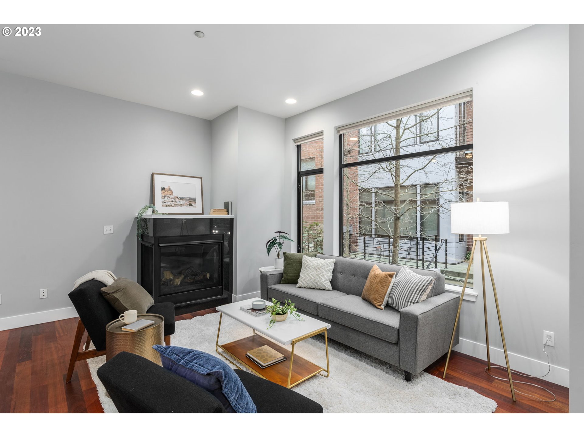 1720 Northwest Riverscape Street Portland, OR 97209 - Photo 5 of 28 Living Room
