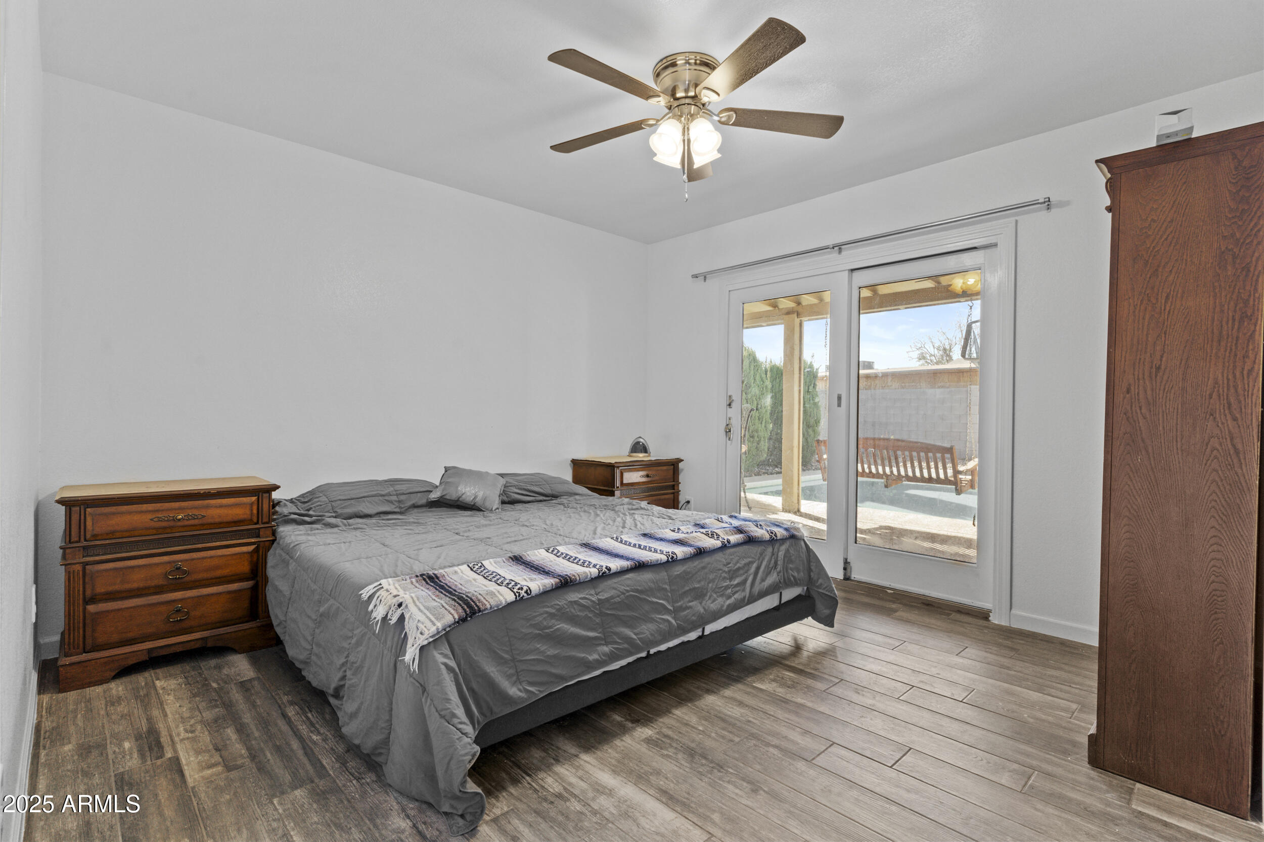 3754 West Hearn Road Phoenix, AZ 85053 - Photo 13 of 28 Primary Suite