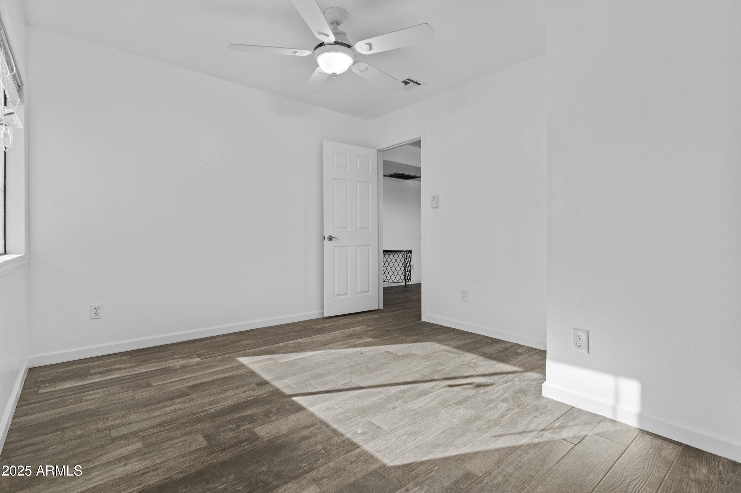 3754 West Hearn Road Phoenix, AZ 85053 - Photo 18 of 28 Secondary Bedroom