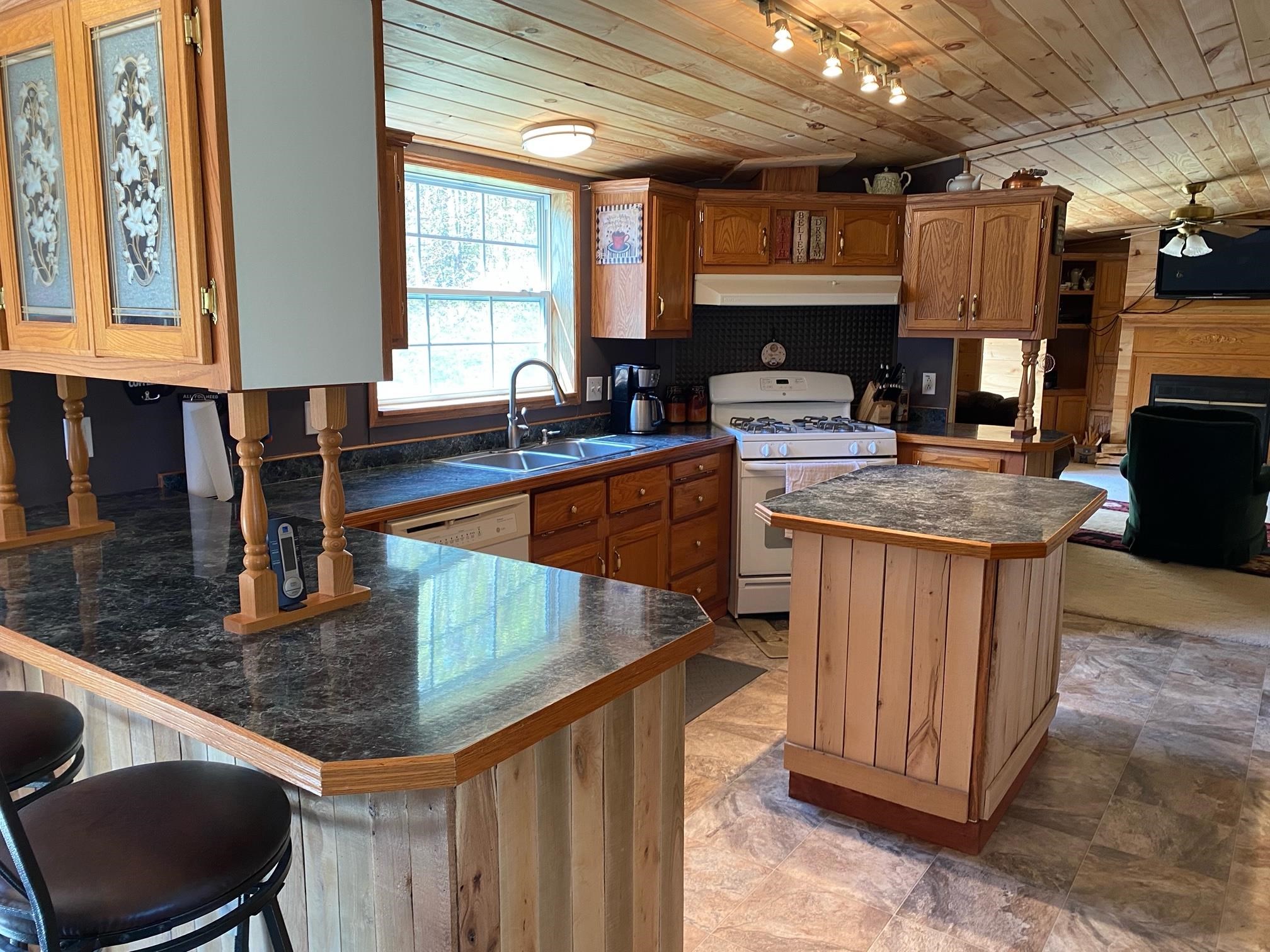 415 East 40 1/2 Road Boon, MI 49618 - Photo 12 of 34
