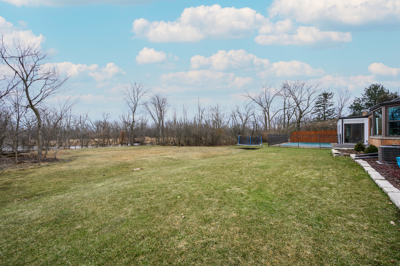 1627 Del Ogier Drive Glenview, IL 60025 - Photo 32 of 37 a view of yard with green space