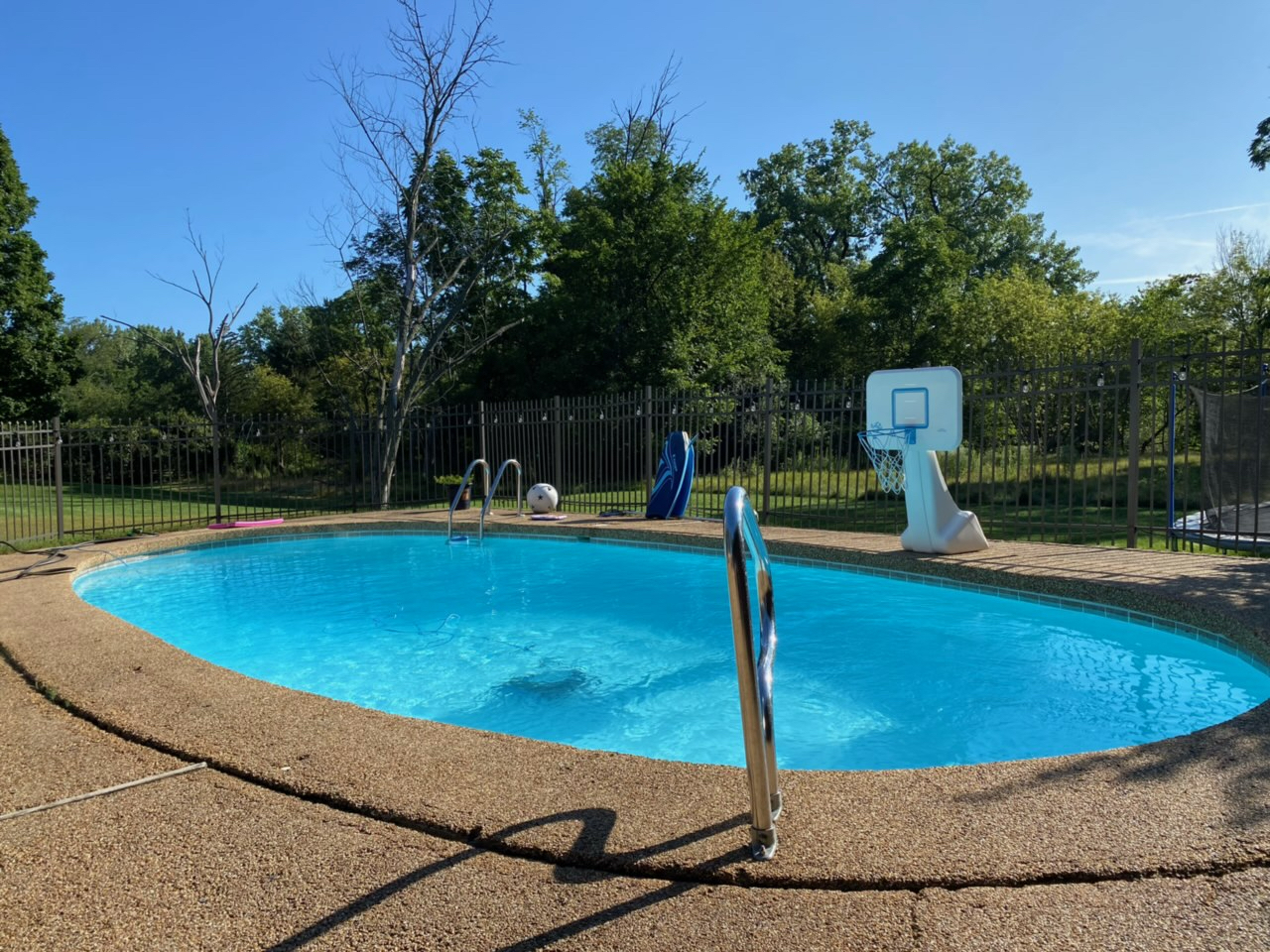 1627 Del Ogier Drive Glenview, IL 60025 - Photo 34 of 37 a view of a swimming pool with a patio