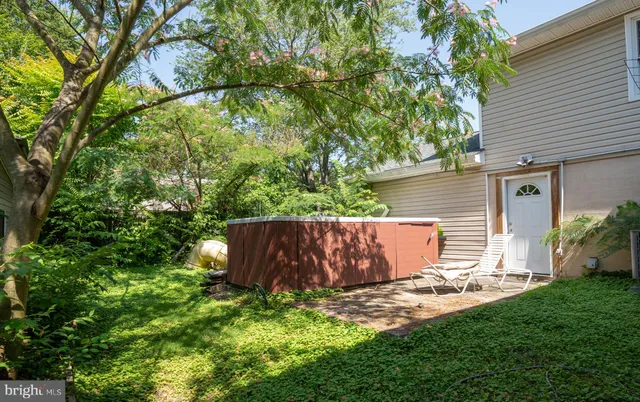 $369,900 | 102 Breezewood Drive, Fredericksburg, VA 22407