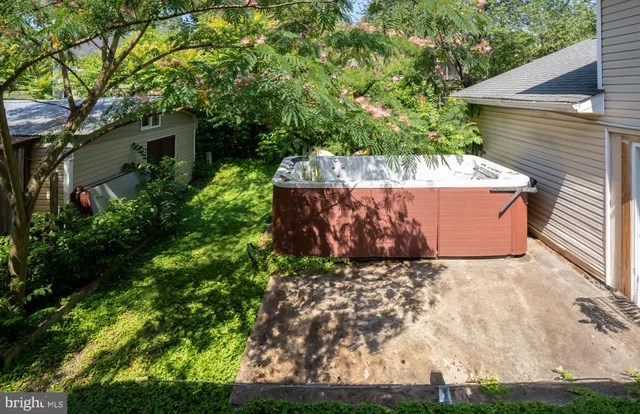 $369,900 | 102 Breezewood Drive, Fredericksburg, VA 22407