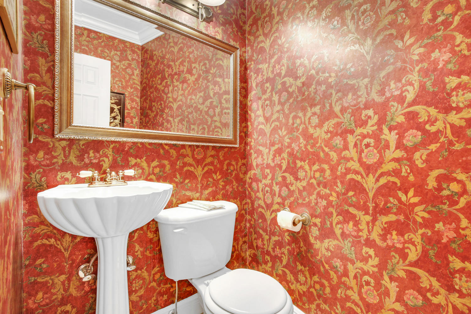 1071 Northwest 3rd Street Boca Raton, FL 33486 - Photo 21 of 25 Powder room