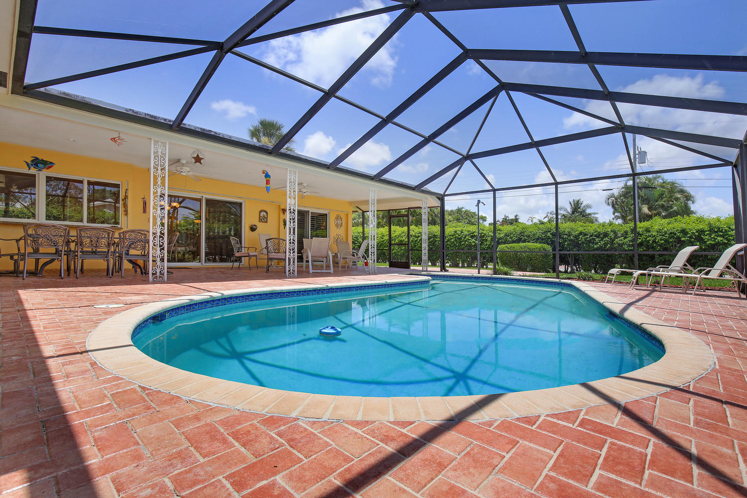 1071 Northwest 3rd Street Boca Raton, FL 33486 - Photo 22 of 25 Screened pool