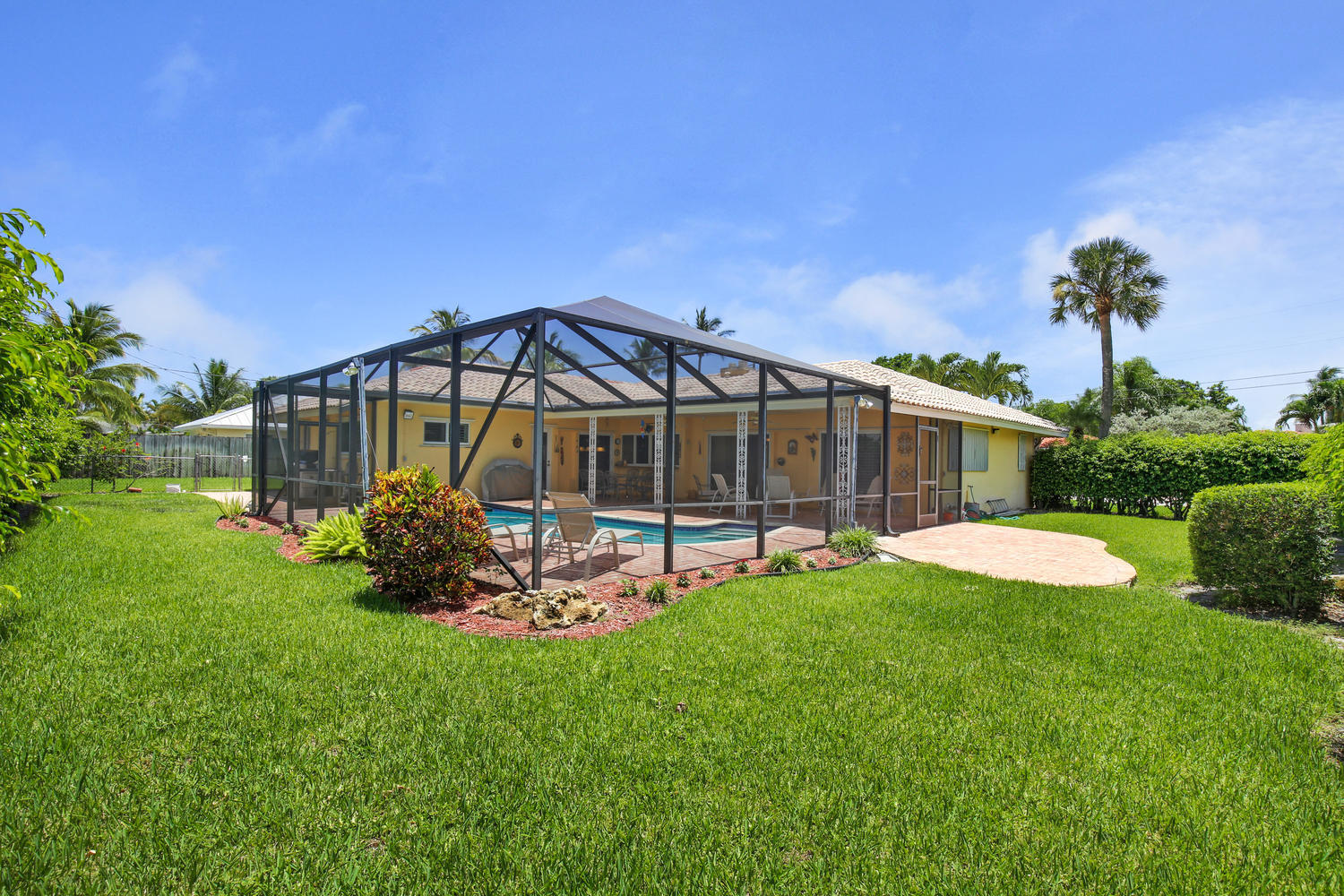 1071 Northwest 3rd Street Boca Raton, FL 33486 - Photo 24 of 25 Lots of yard!
