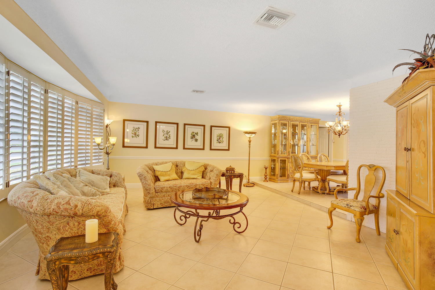 1071 Northwest 3rd Street Boca Raton, FL 33486 - Photo 5 of 25 Living room