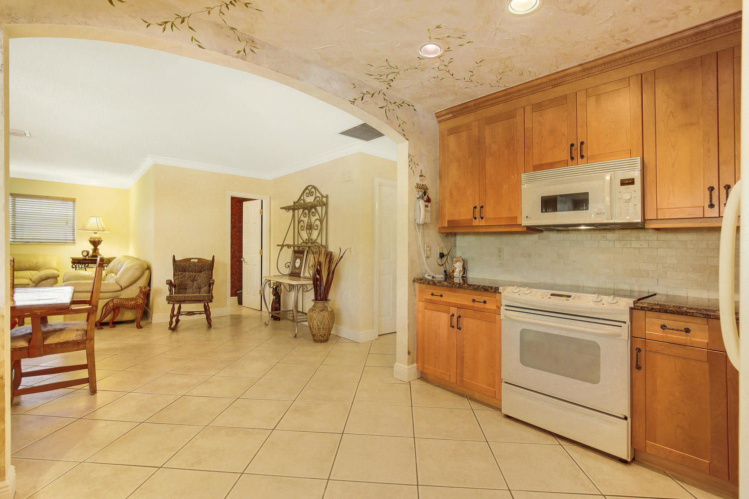 1071 Northwest 3rd Street Boca Raton, FL 33486 - Photo 9 of 25 Kitchen