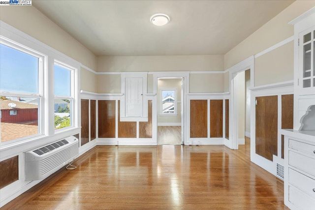 $1,255,000 | 629 Santa Clara Avenue, Alameda, CA 94501