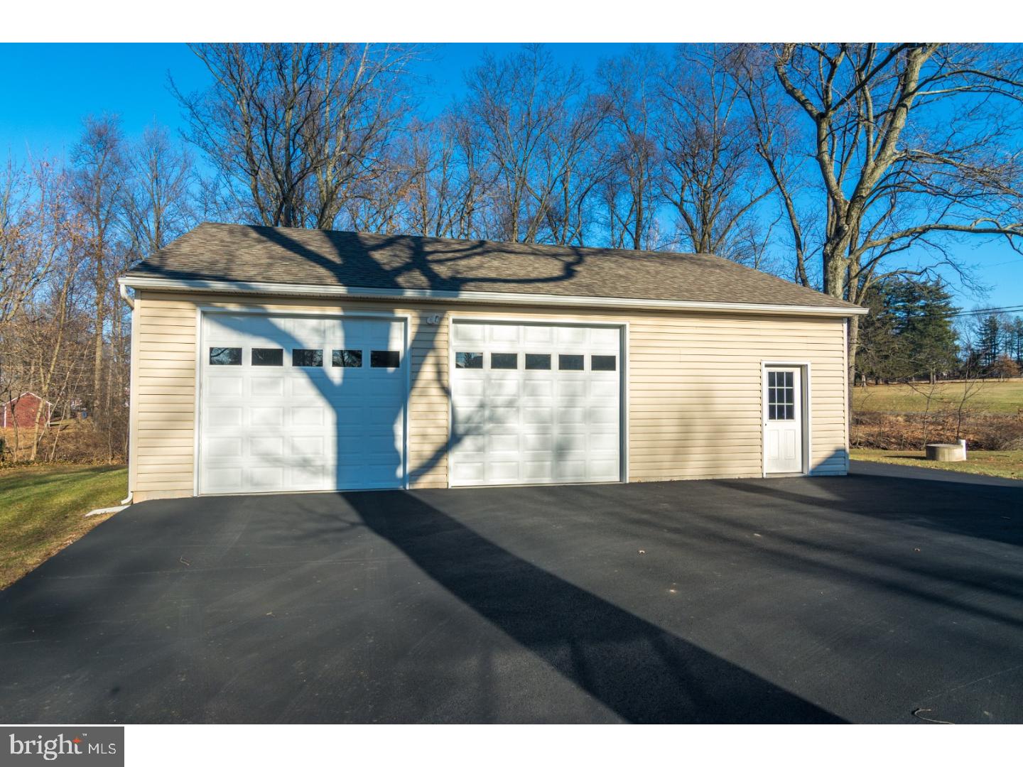 3 Hayhouse Road Perkasie, PA 18944 - Photo 3 of 25 Garage
