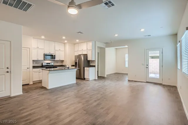 $1,888 | 364 Canary Song Drive, Unit 364, Henderson, NV 89011