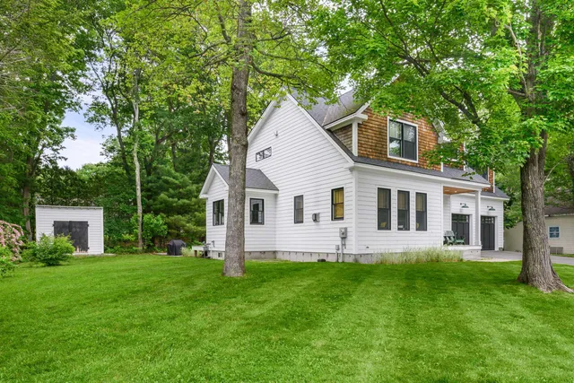 $1,695,000 | 59 Underwood Road, Falmouth, ME 04105