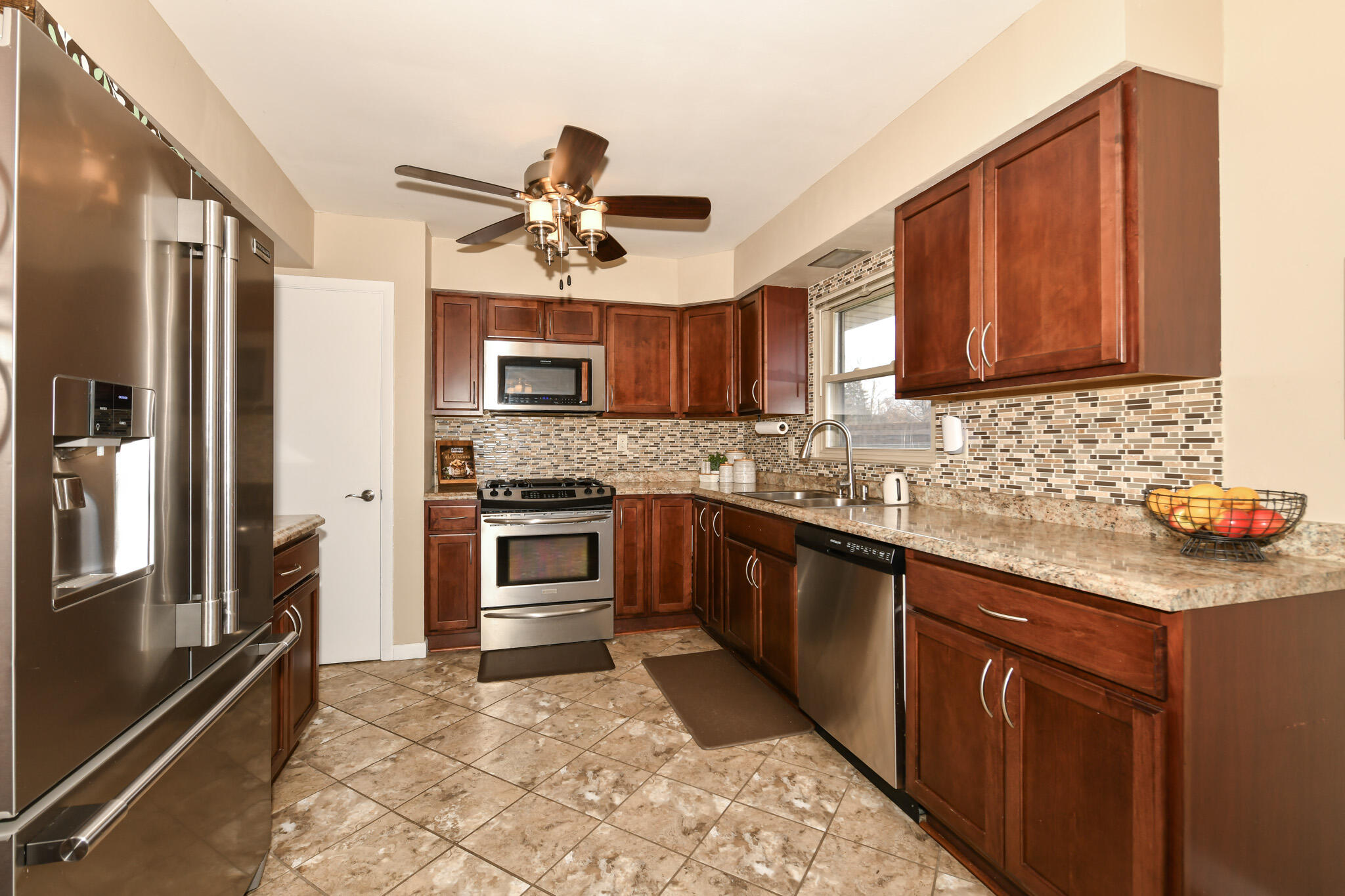3321 South 70th Street Milwaukee, WI 53219 - Photo 14 of 35 Kitchen