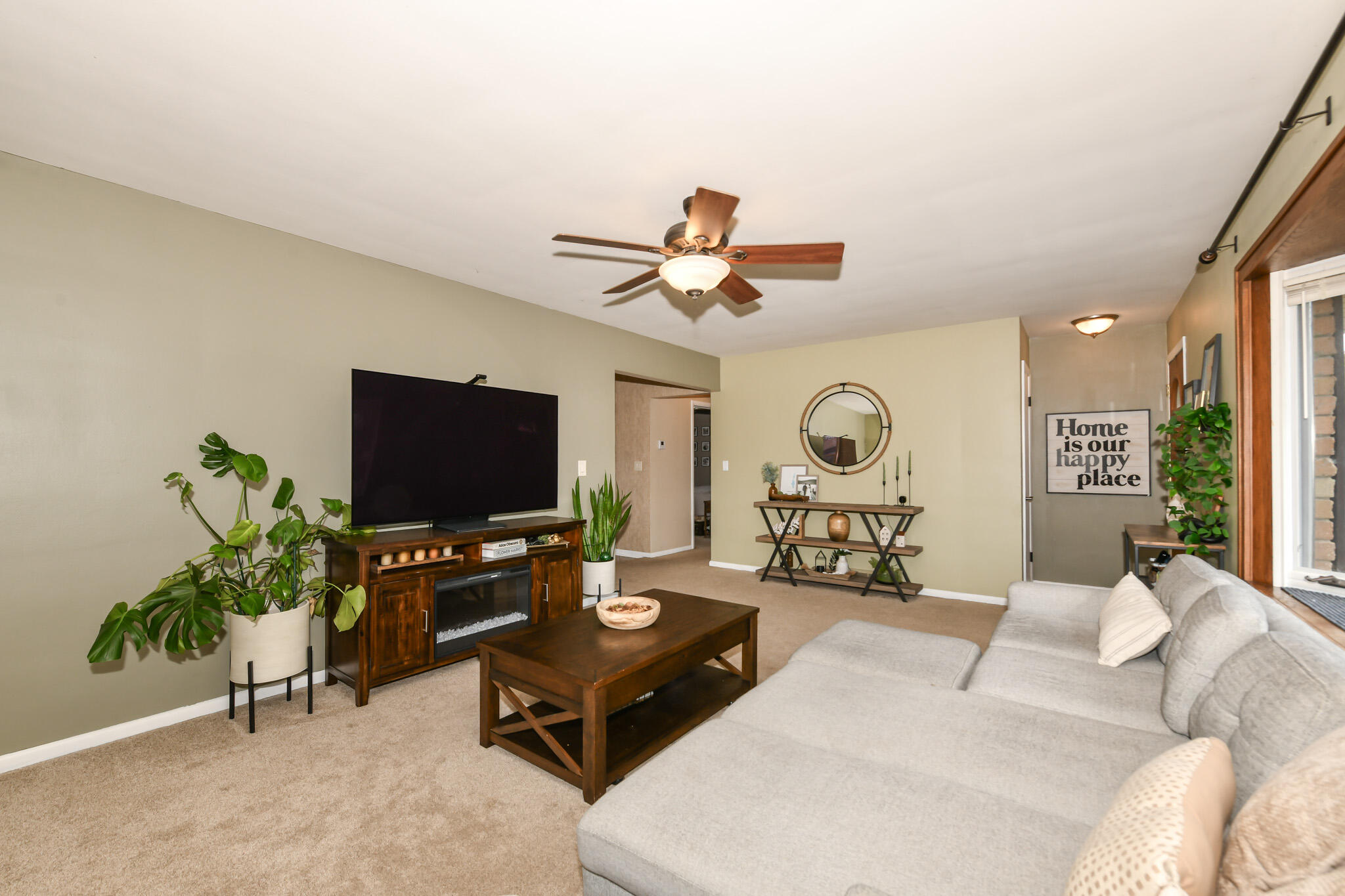 3321 South 70th Street Milwaukee, WI 53219 - Photo 7 of 35 Living Room
