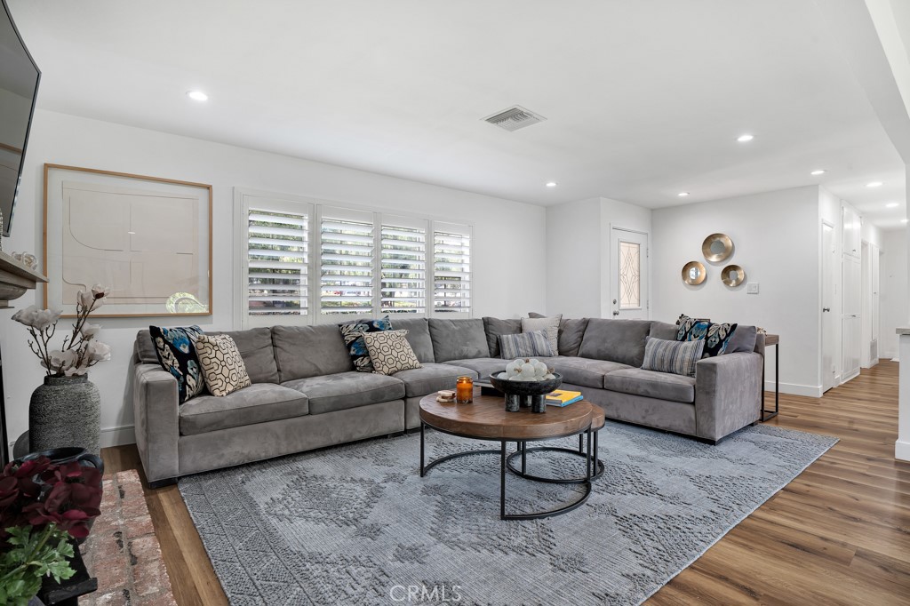 4688 Fort Davis Street Simi Valley, CA 93063 - Photo 17 of 44