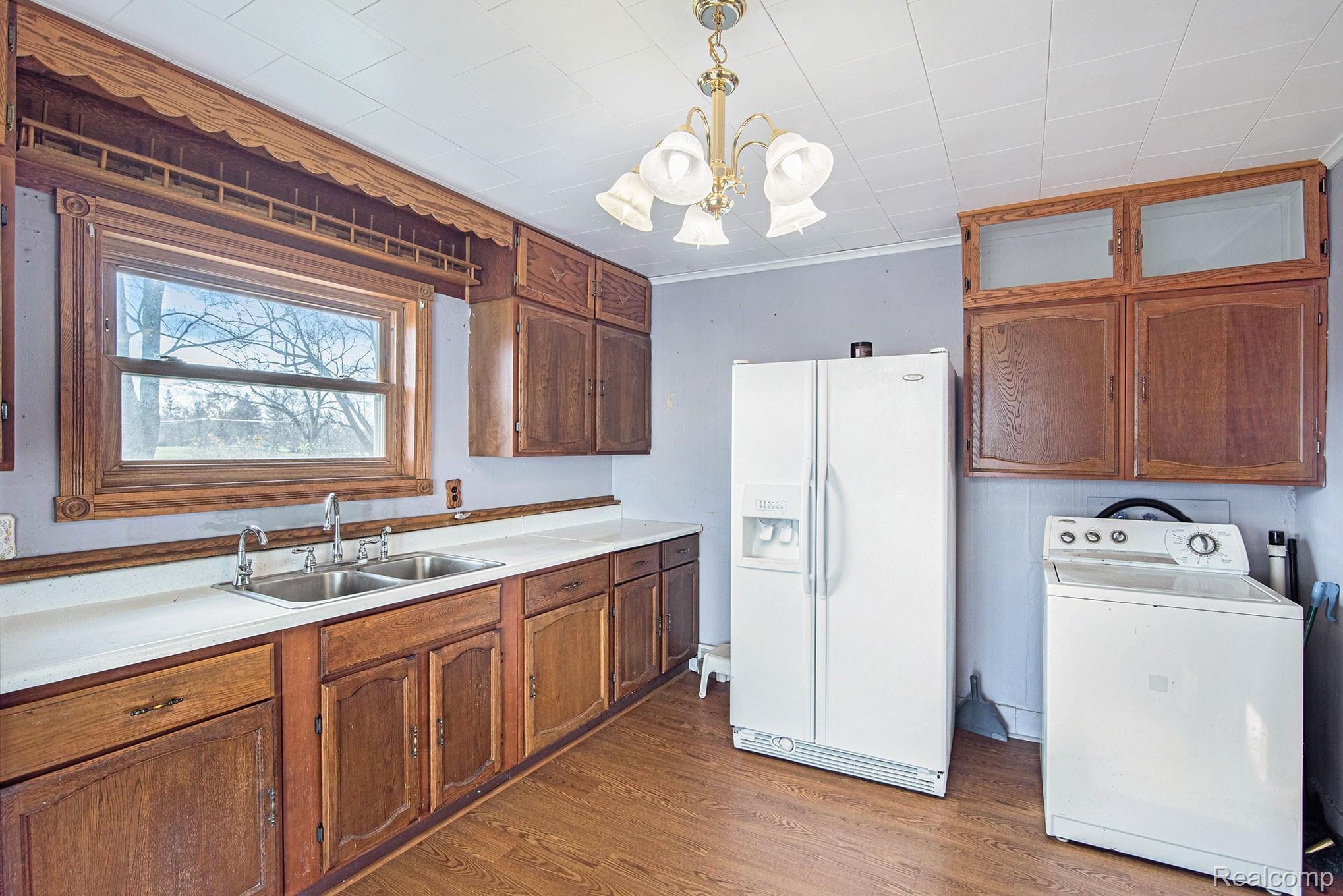 9601 South Durand Road Durand, MI 48429 - Photo 12 of 33 10.jpg