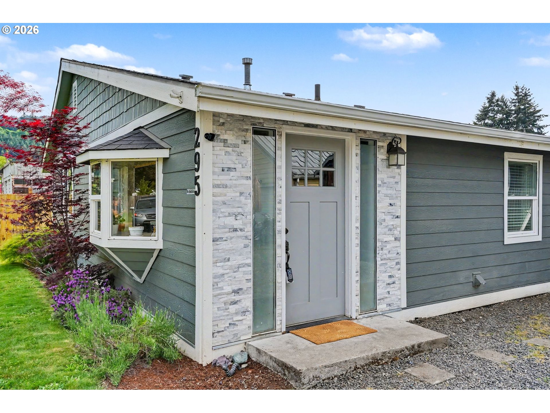 295 10th Street Lyons, OR 97358 - Photo 5 of 38
