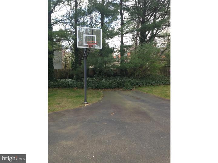 22 Gill Road Haddonfield, NJ 08033 - Photo 15 of 21 Driveway