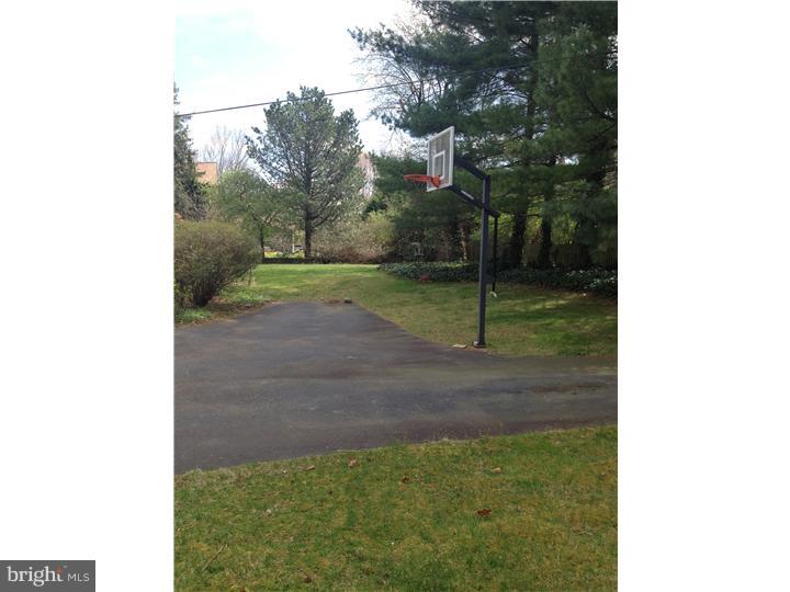 22 Gill Road Haddonfield, NJ 08033 - Photo 17 of 21 Driveway