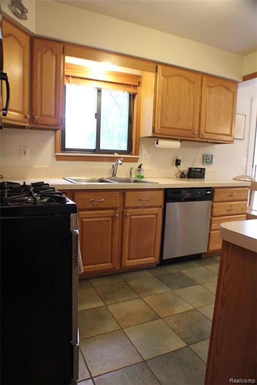 516 Woodside Road Royal Oak, MI 48073 - Photo 7 of 20