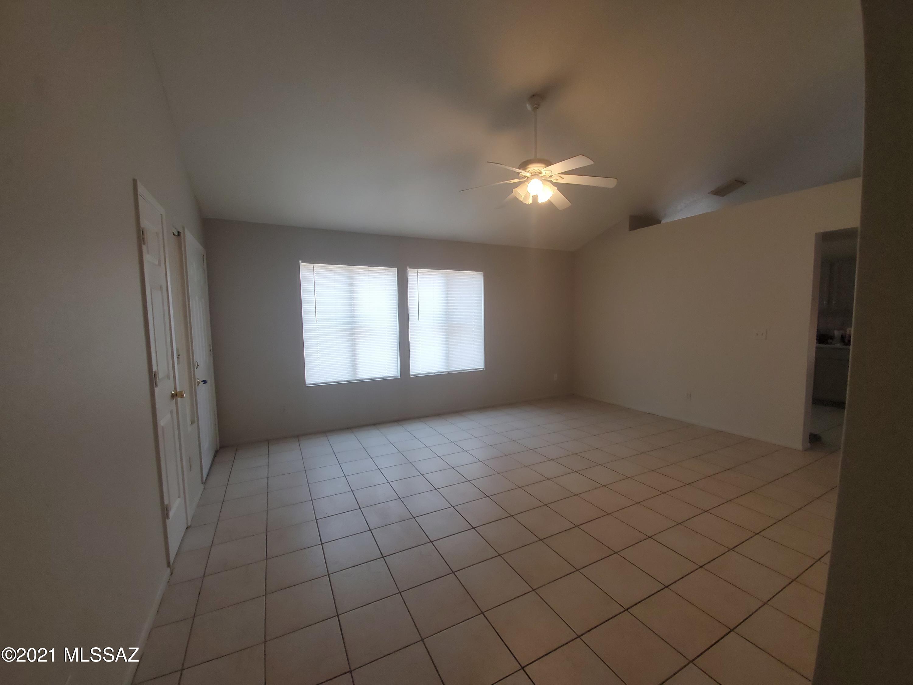 5424 South Wembly Road Tucson, AZ 85746 - Photo 2 of 17 Gallery Image 2