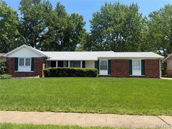 $199,900 | 2940 Devonshire Drive, Florissant, MO 63033