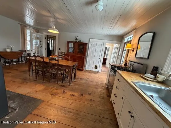 a view of a kitchen area