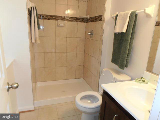 7629 Barlowe Road Landover, MD 20785 - Photo 12 of 16 Bath (Master)