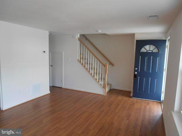 7629 Barlowe Road Landover, MD 20785 - Photo 3 of 16 Living Room