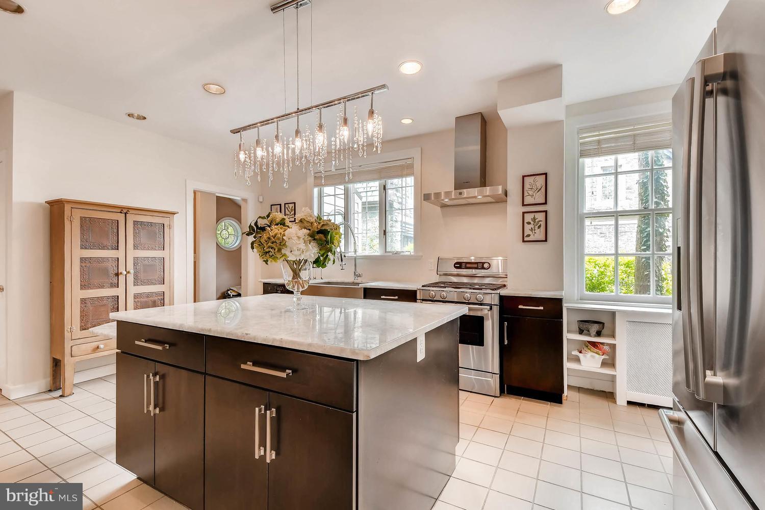 4 Millbrook Road Baltimore, MD 21218 - Photo 14 of 29 Gas Stove with Stainless Steel Hood