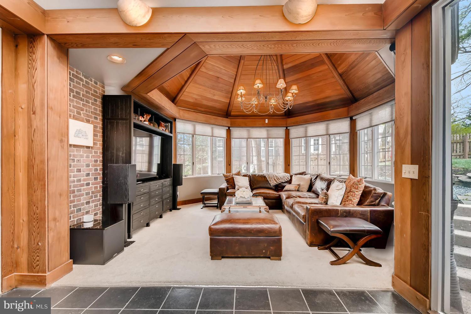 4 Millbrook Road Baltimore, MD 21218 - Photo 4 of 29 Octagonal Vaulted Ceilings in One-of-A-Kind Add't