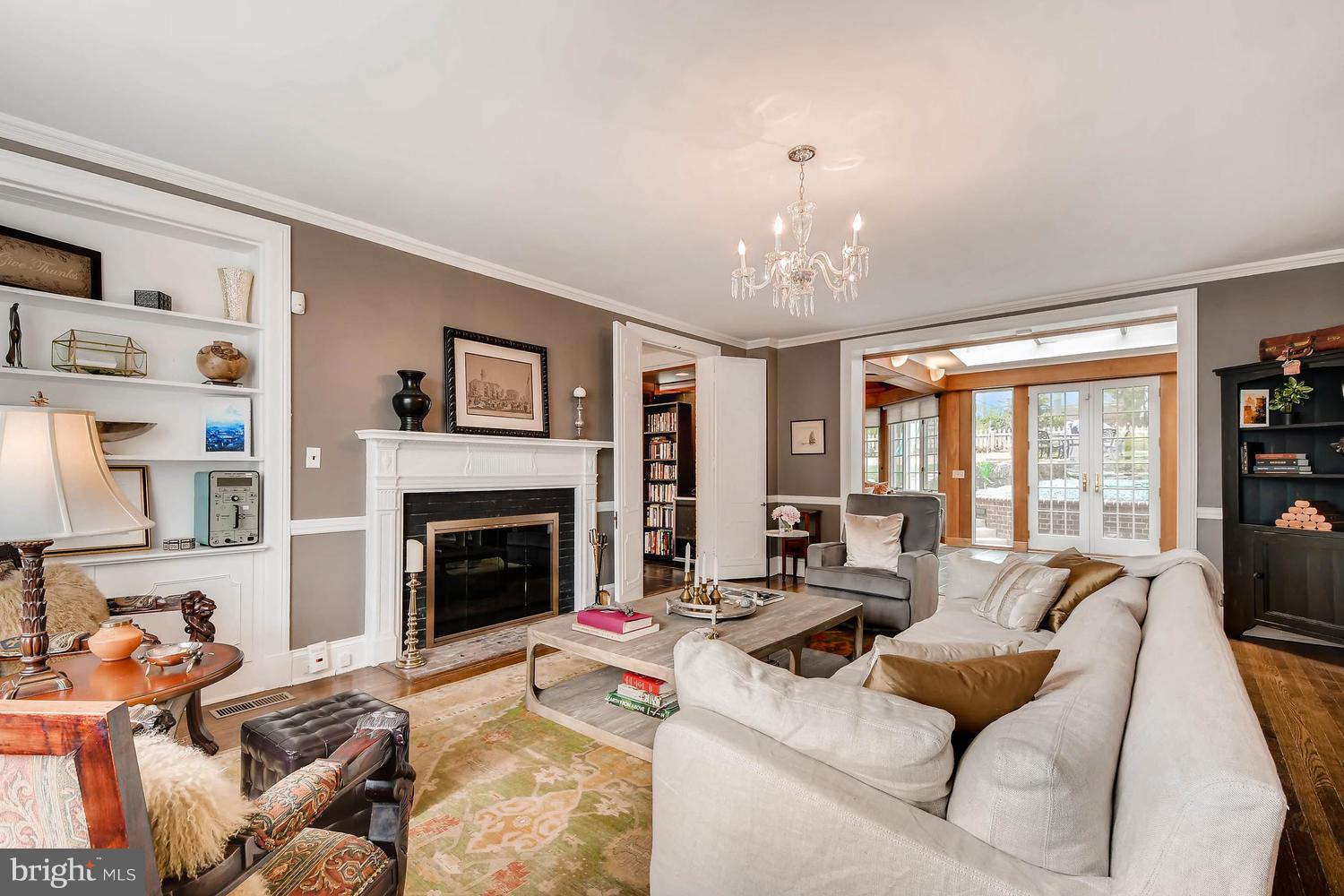 4 Millbrook Road Baltimore, MD 21218 - Photo 9 of 29 Living Room with Gas Fireplace