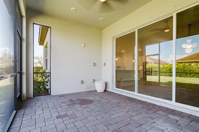 a view of an entryway of the house