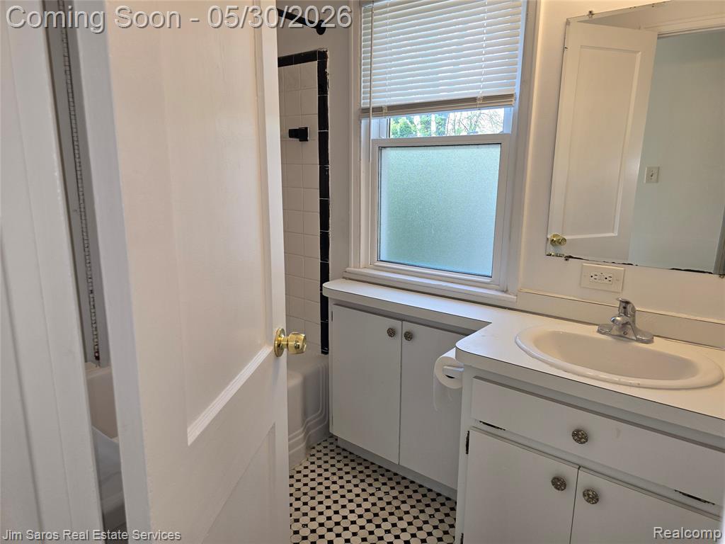 1705 Bournemouth Road Grosse Pointe, MI 48236 - Photo 12 of 20