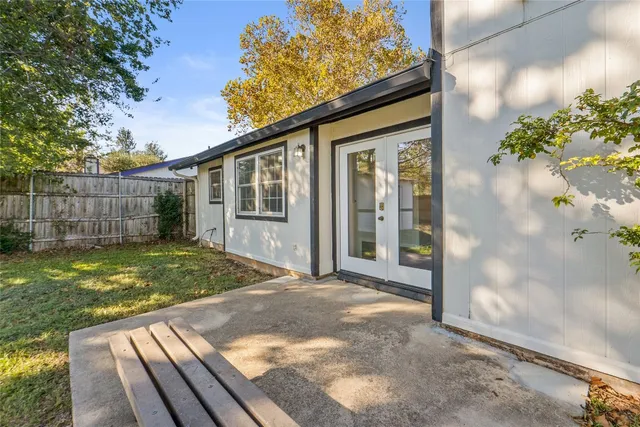 $1,850 | 903 East Logan Street, Round Rock, TX 78664