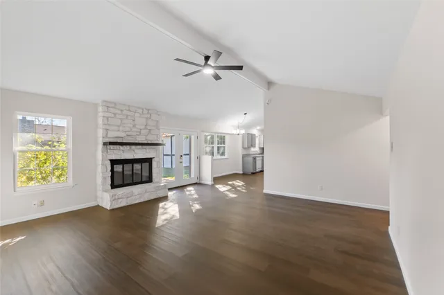 $1,850 | 903 East Logan Street, Round Rock, TX 78664