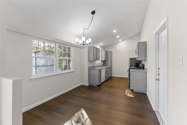 $1,850 | 903 East Logan Street, Round Rock, TX 78664