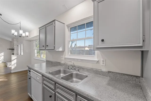 $1,850 | 903 East Logan Street, Round Rock, TX 78664