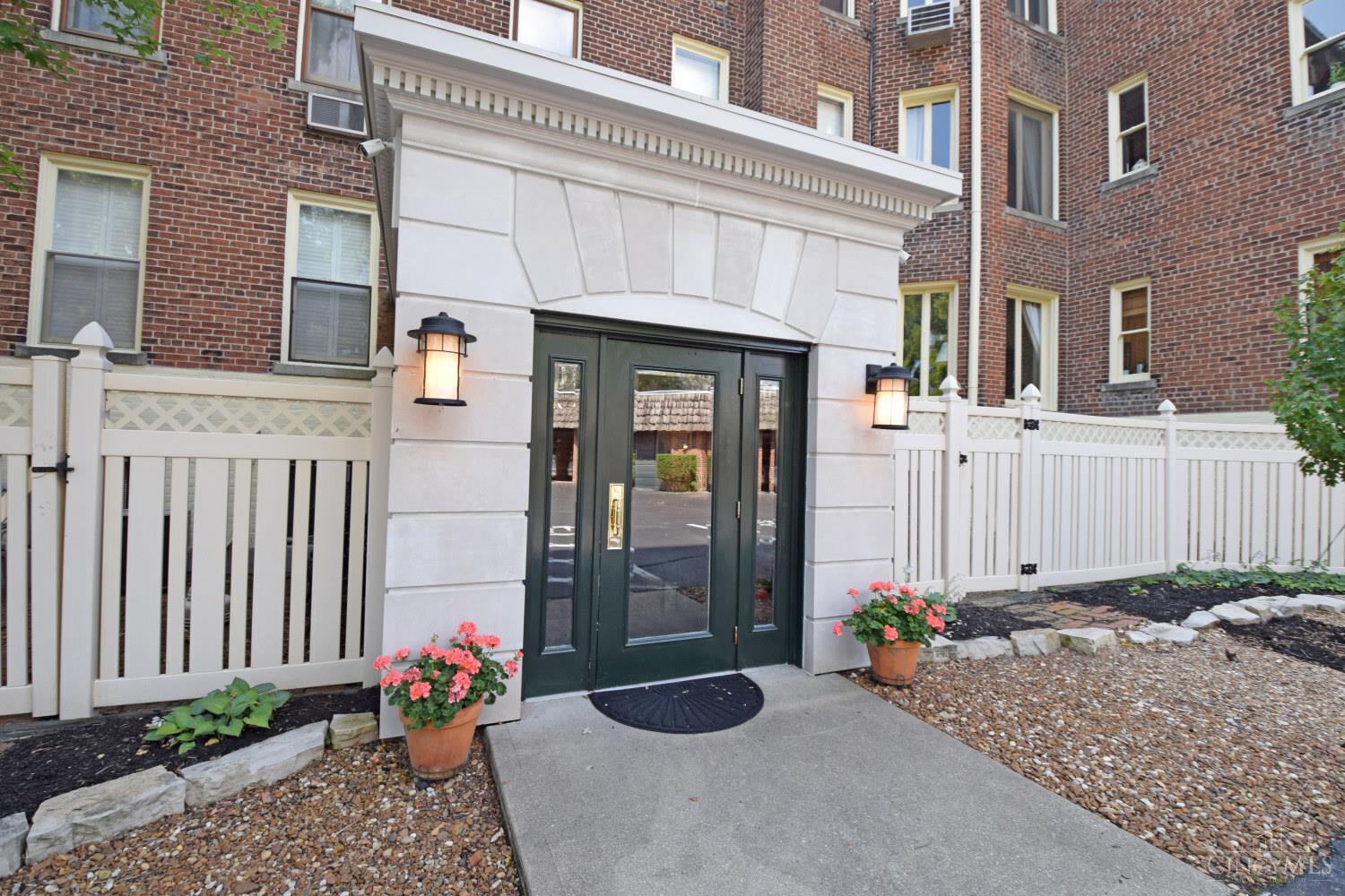 2136 Madison Road, Unit B Cincinnati, OH 45208 - Photo 40 of 41