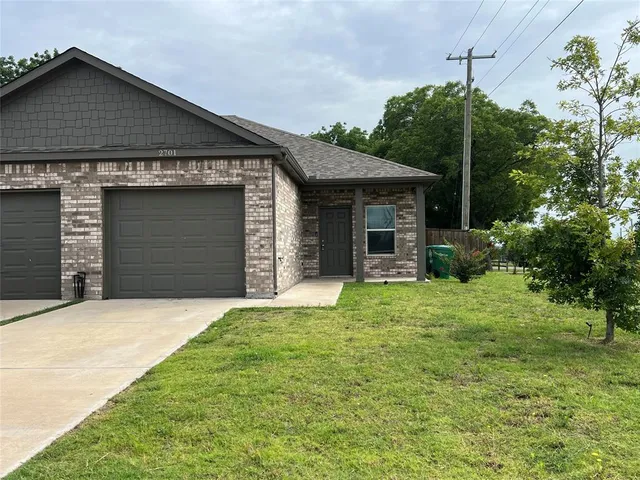 $1,300 | 2701 Ginger Court, Sherman, TX 75092