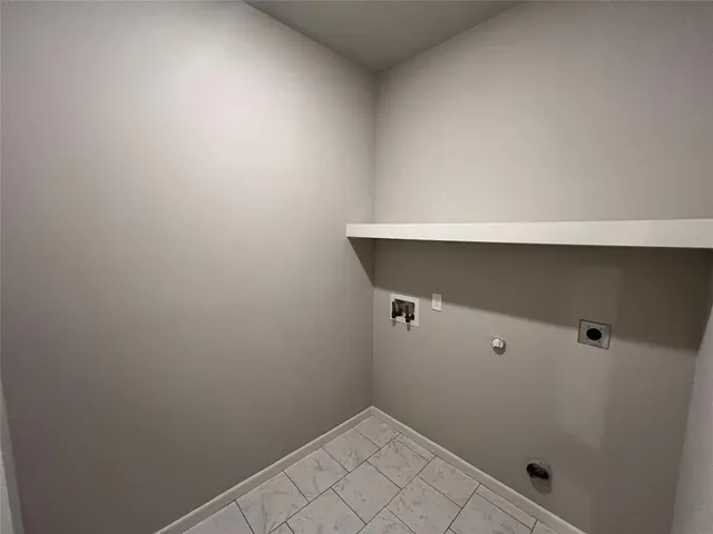 $1,300 | 2701 Ginger Court, Sherman, TX 75092