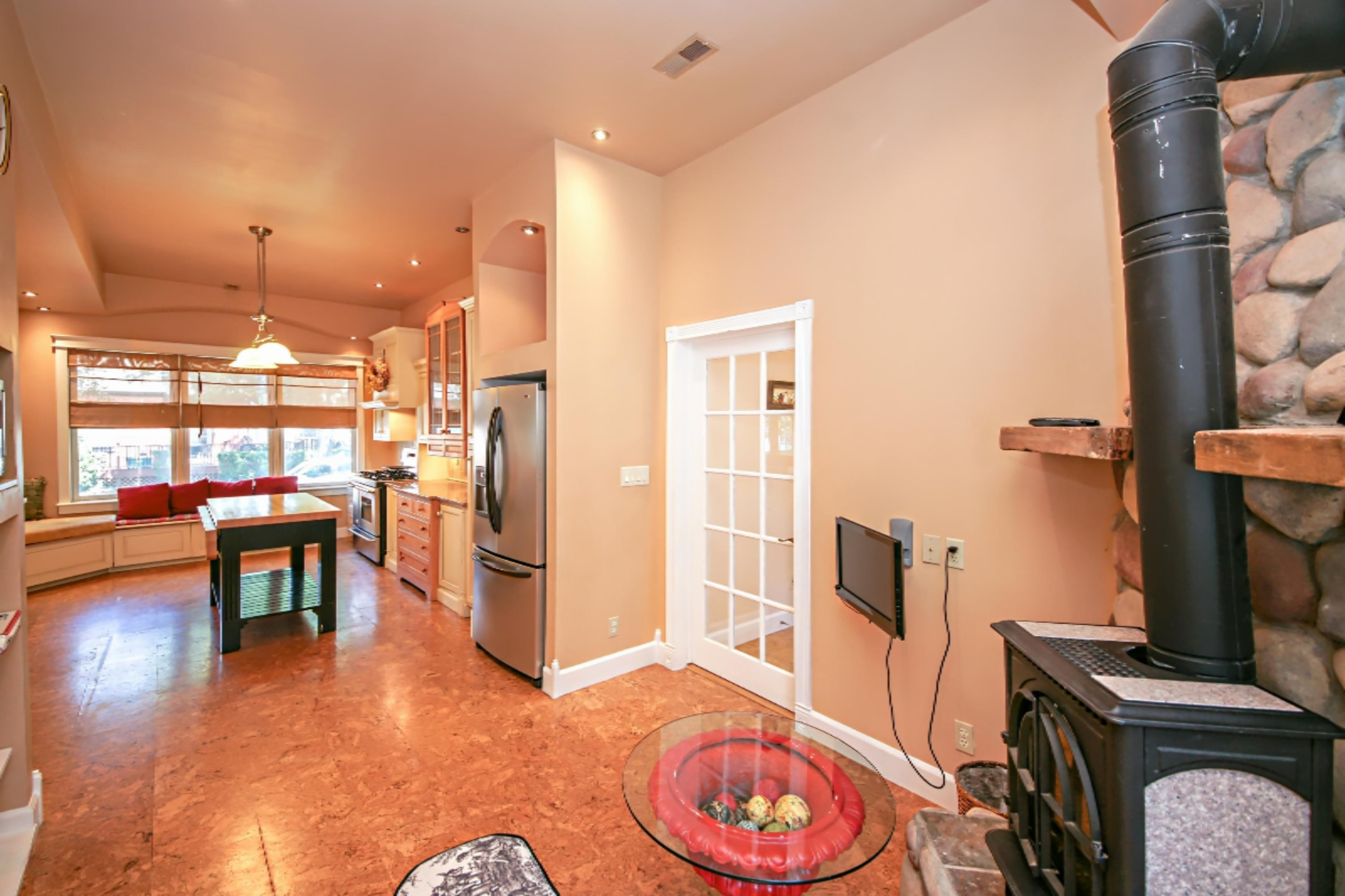 903 State Street St. Joseph, MI 49085 - Photo 16 of 41 DSC00420_pe