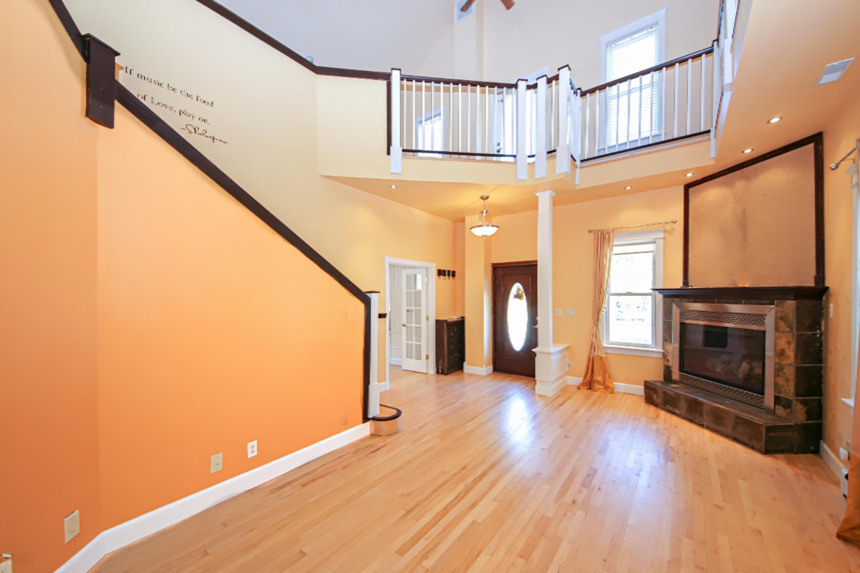 903 State Street St. Joseph, MI 49085 - Photo 5 of 41 DSC00439_pe