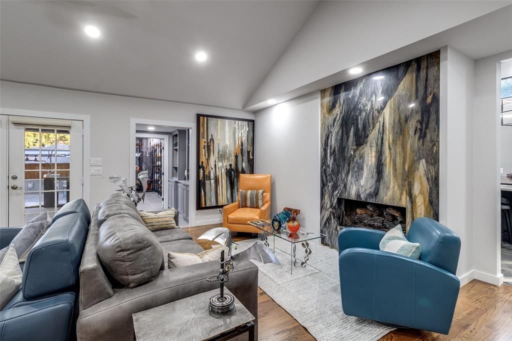 6566 Ridgeview Circle Dallas, TX 75240 - Photo 8 of 39 a living room with furniture and a large window