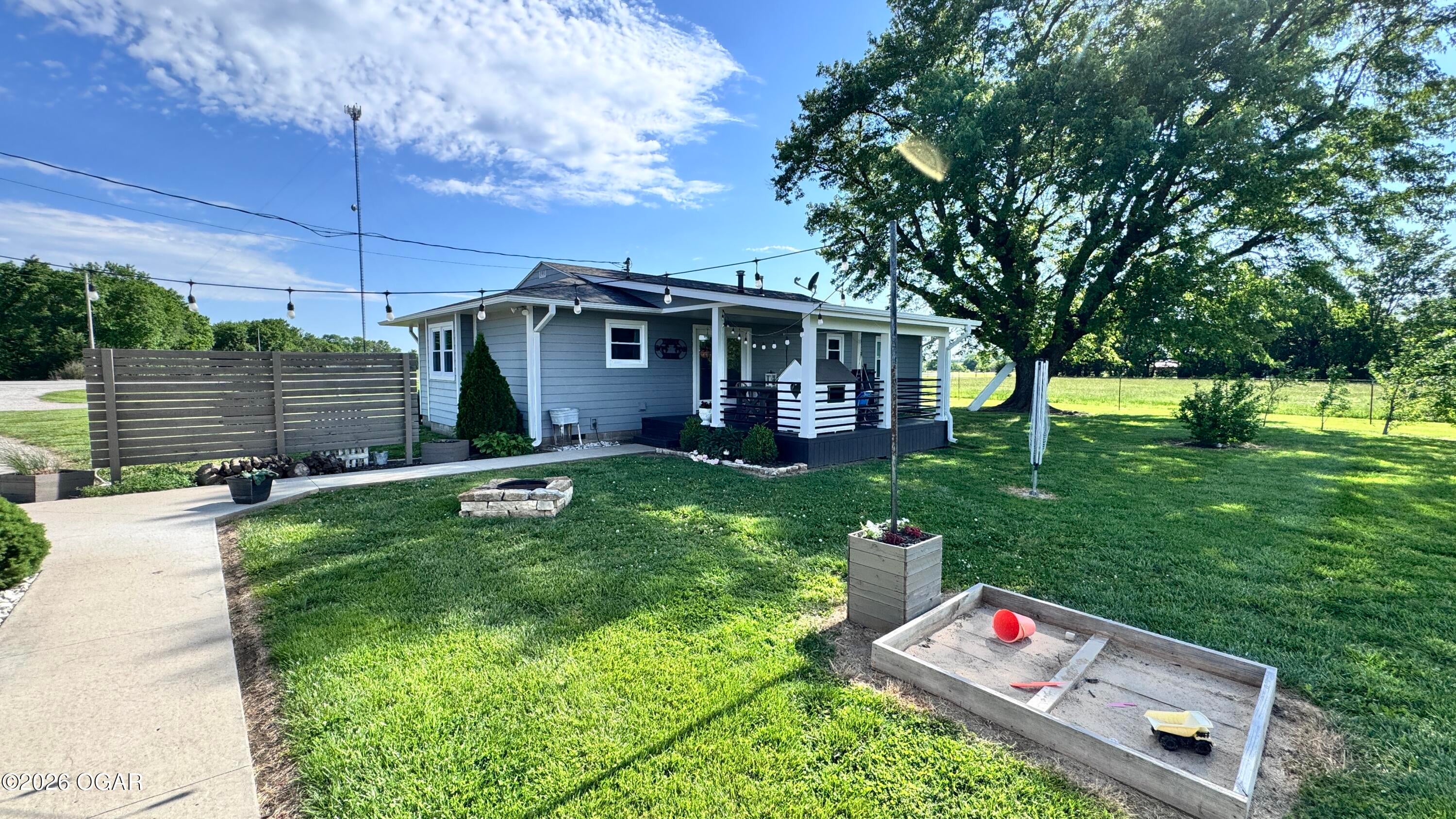 1460 14000 Road Altamont, KS 67330 - Photo 3 of 15 Gallery Image 3